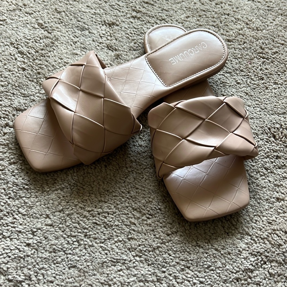 Woven Slides Size 9